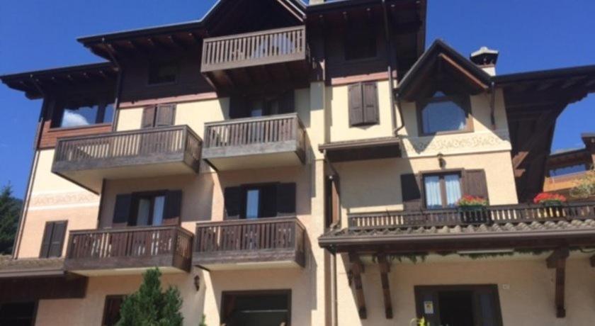 Monno Albergo Quai מראה חיצוני תמונה