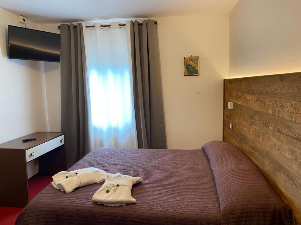 Monno Albergo Quai מראה חיצוני תמונה