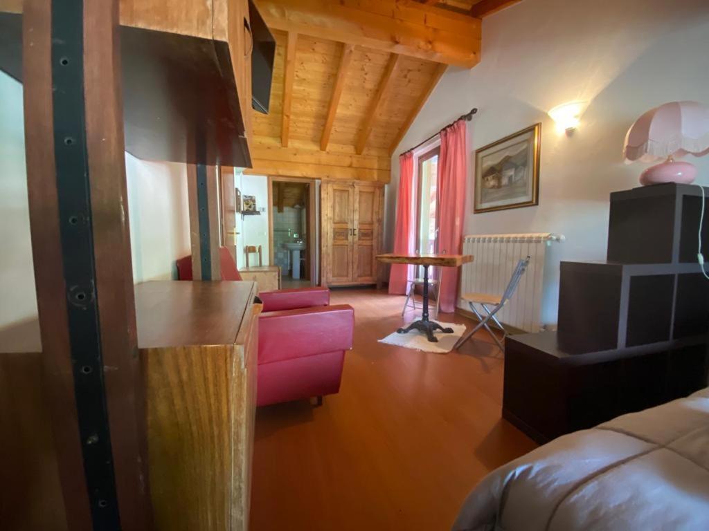 Monno Albergo Quai מראה חיצוני תמונה