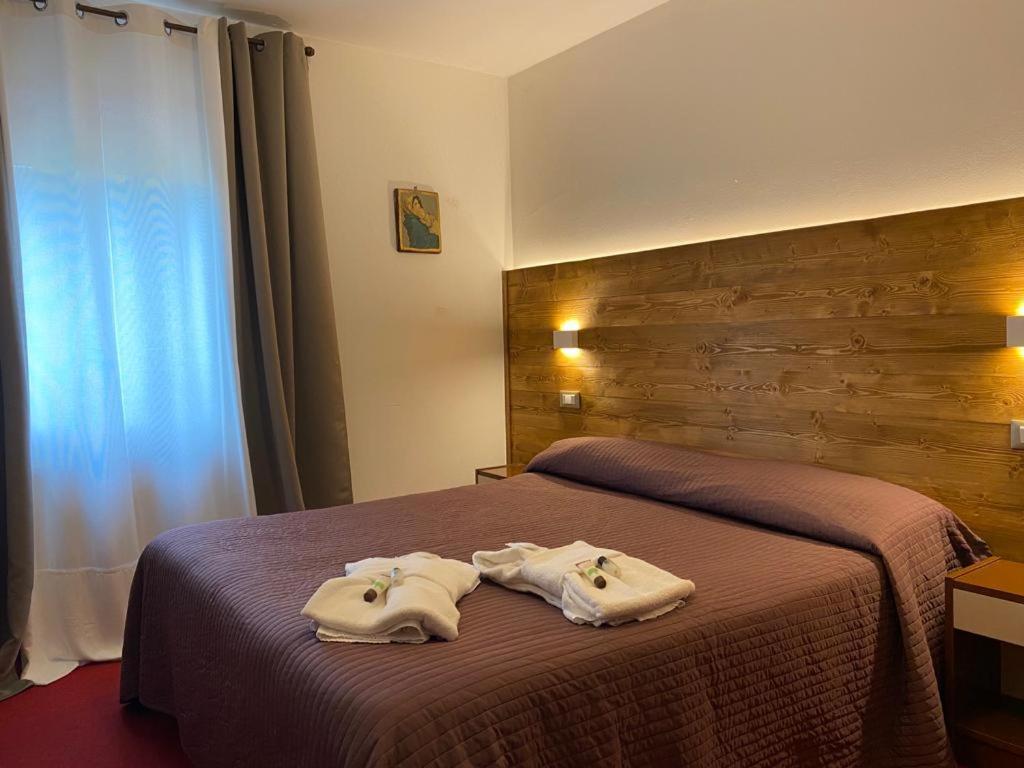 Monno Albergo Quai מראה חיצוני תמונה