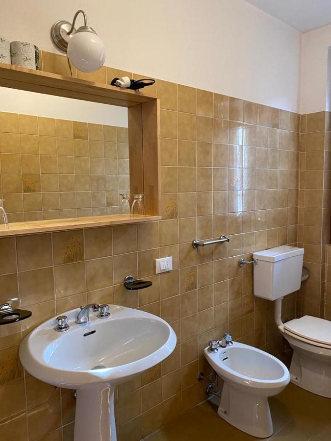 Monno Albergo Quai מראה חיצוני תמונה